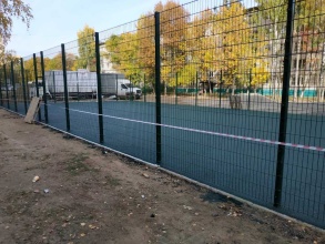 Забор на спортивную площадку 40 метров фото в Боброво