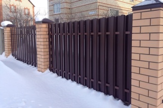 Забор из евроштакетника в шахматном порядке 30 метров фото в Боброво