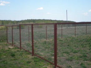 Забор из сетки рабицы в натяг секционный 12 метров фото в Боброво